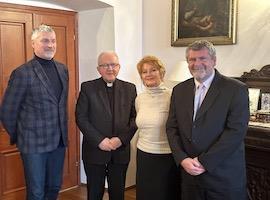 Ředitelka Diecézní charity a Město Litoměřice přišli popřát litoměřickému biskupovi