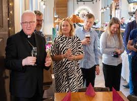 Litoměřický biskup pozval novináře na číši vína