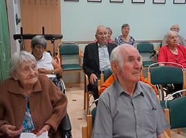 Přednáška pro seniory v charitním domově na Dómském pahorku